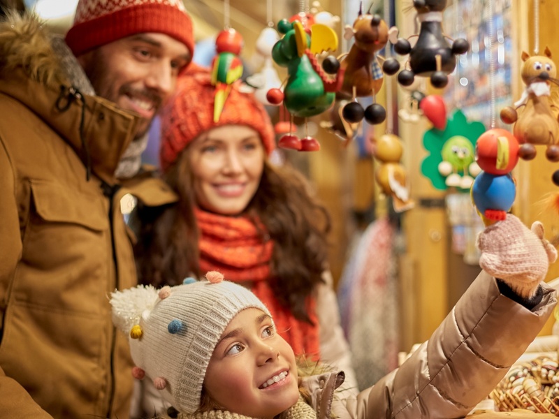 Різдвяні ярмарки Львова: відстань пішки від ваших готелів Optima