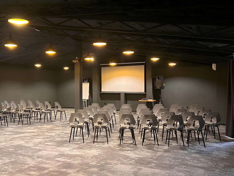 Special Weekend Offer for Business Events: 15% Off Conference Hall Rental