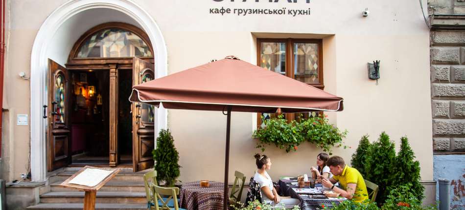 Кафе грузинської кухні «Стумарі», вул. Лесі Українки