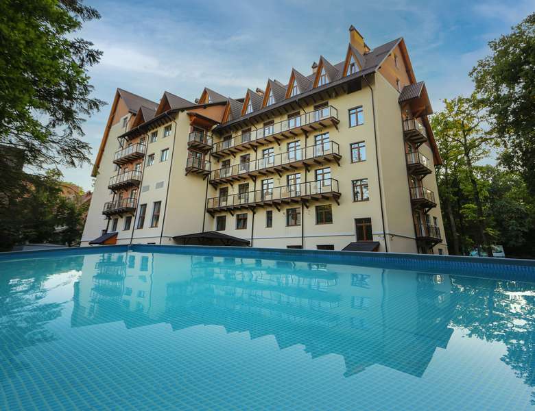 Мережа готелів Hotels and Resorts