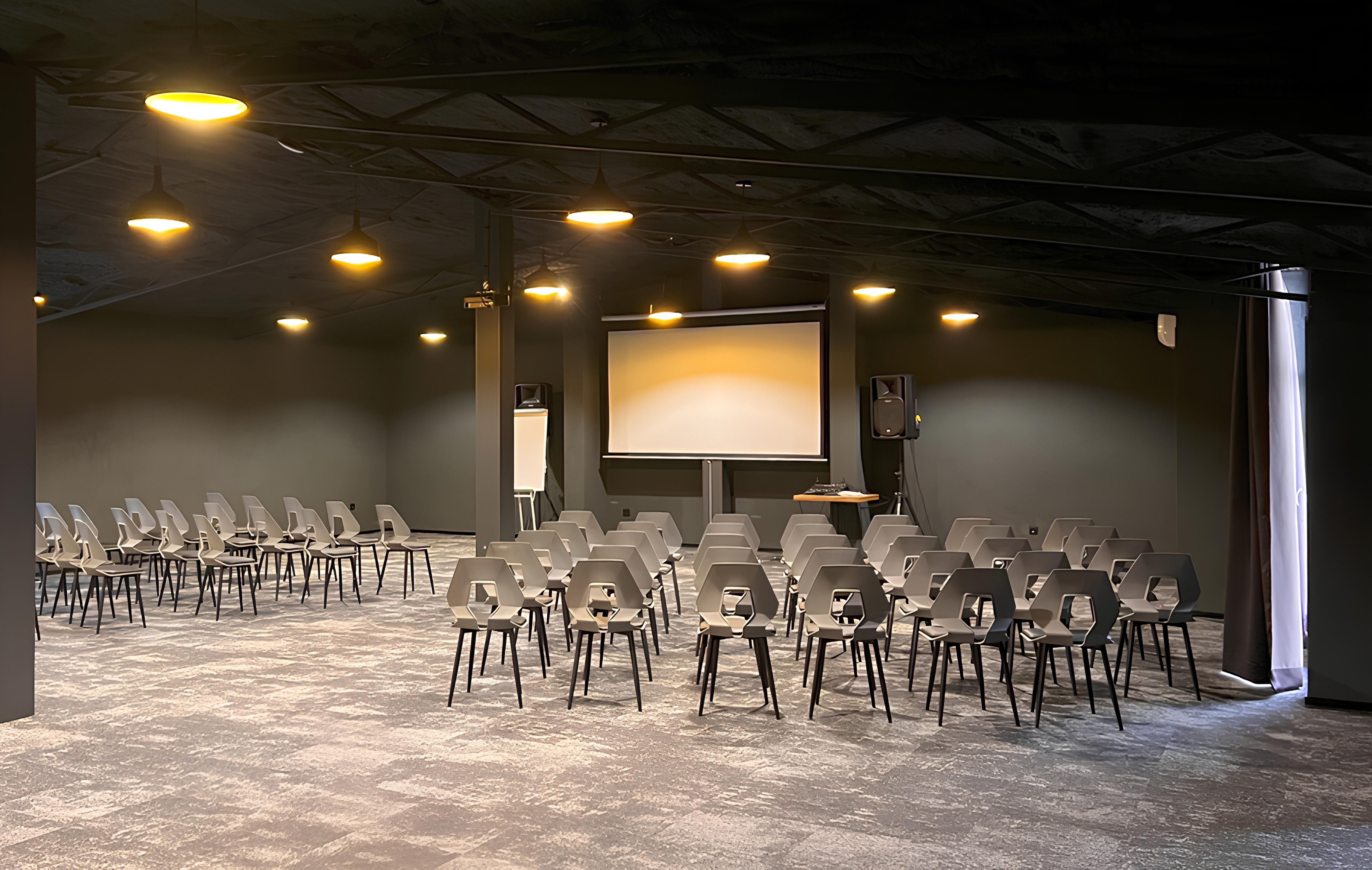 Special Weekend Offer for Business Events: 15% Off Conference Hall Rental
